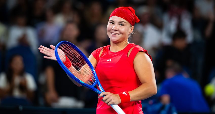Diana_Shnaider_-_Australian_Open_2025_-_Day_4-DSC_8305