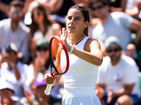 Emma_Navarro_-_Wimbledon_Championships_2025_-_Day_4-DSC_9406